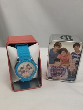 1D One Direction Working Watch in Collectors Tin